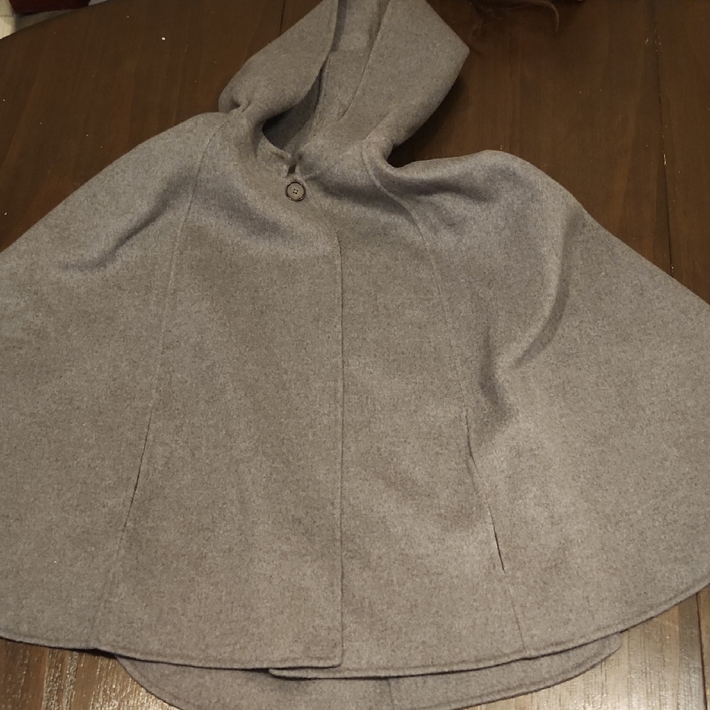 Ports Gray Hooded Cape with Button Closure Sz 4